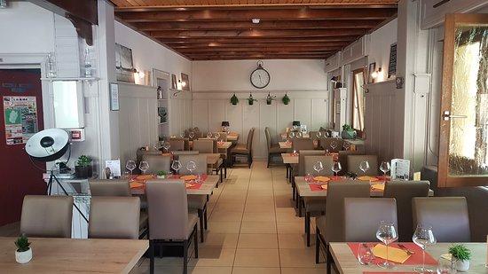 Le Cafe Des Loups